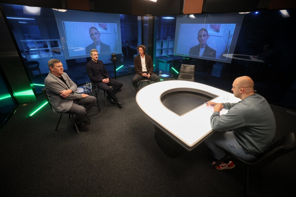 Spēcīga saruna sanāca. Bez diplomātijas un mākslīgajiem saldinātājiem. Kaut mēms, skaļi runā arī tukšais krēsls.

Foto: Patriks Pauls Briķis