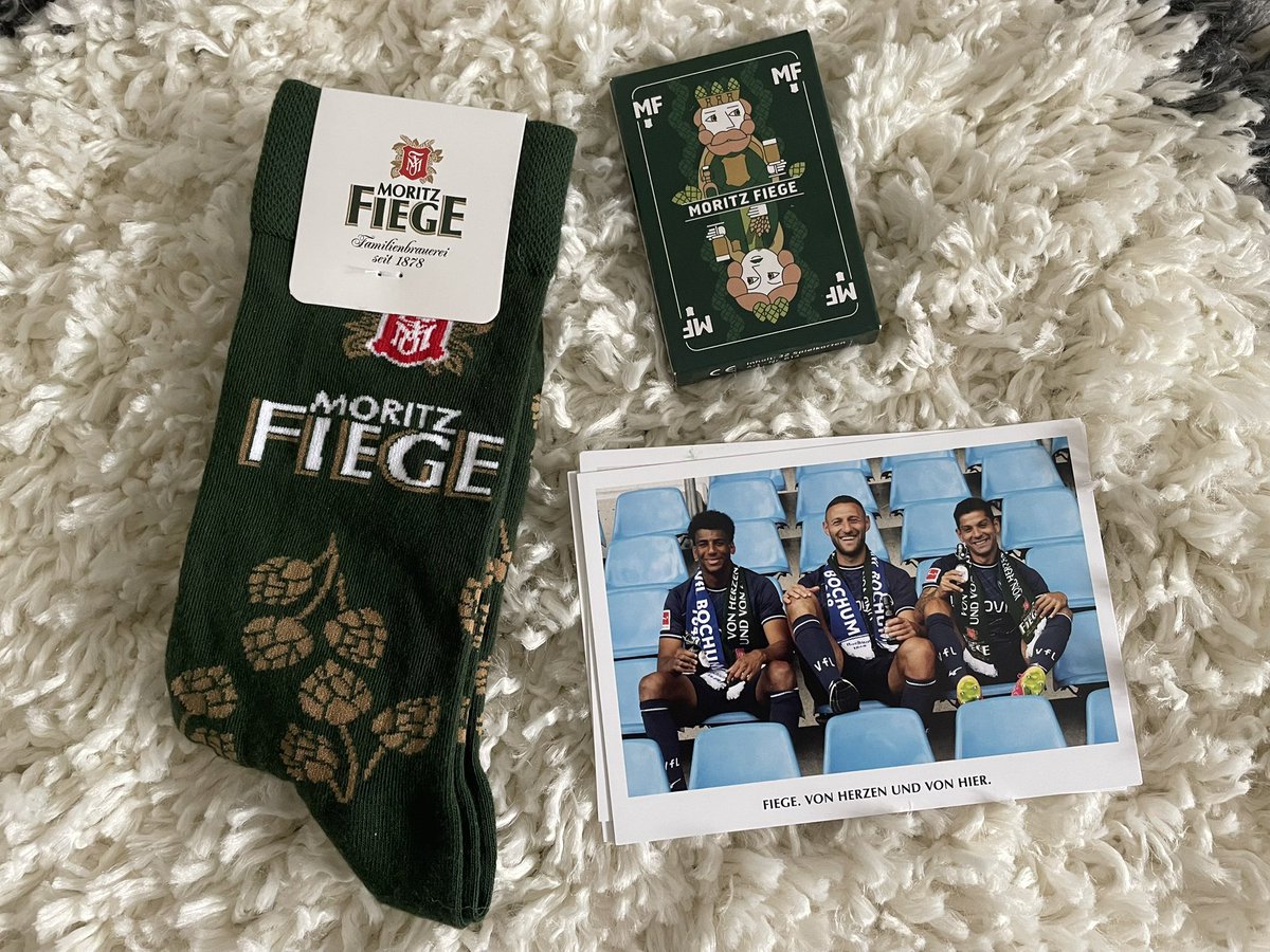 fiegeverknallt's tweet photo. FIEGE LIEBE 🫶🏽 Gestern Frustkauf im Fiege Shop 🥺 Was arbeiten da bitte für süße Mäuse?! Lasst mal schön alle euer Geld da! 🥰 #moritzfiege #meinVfL https://t.co/HoWPwScAQY