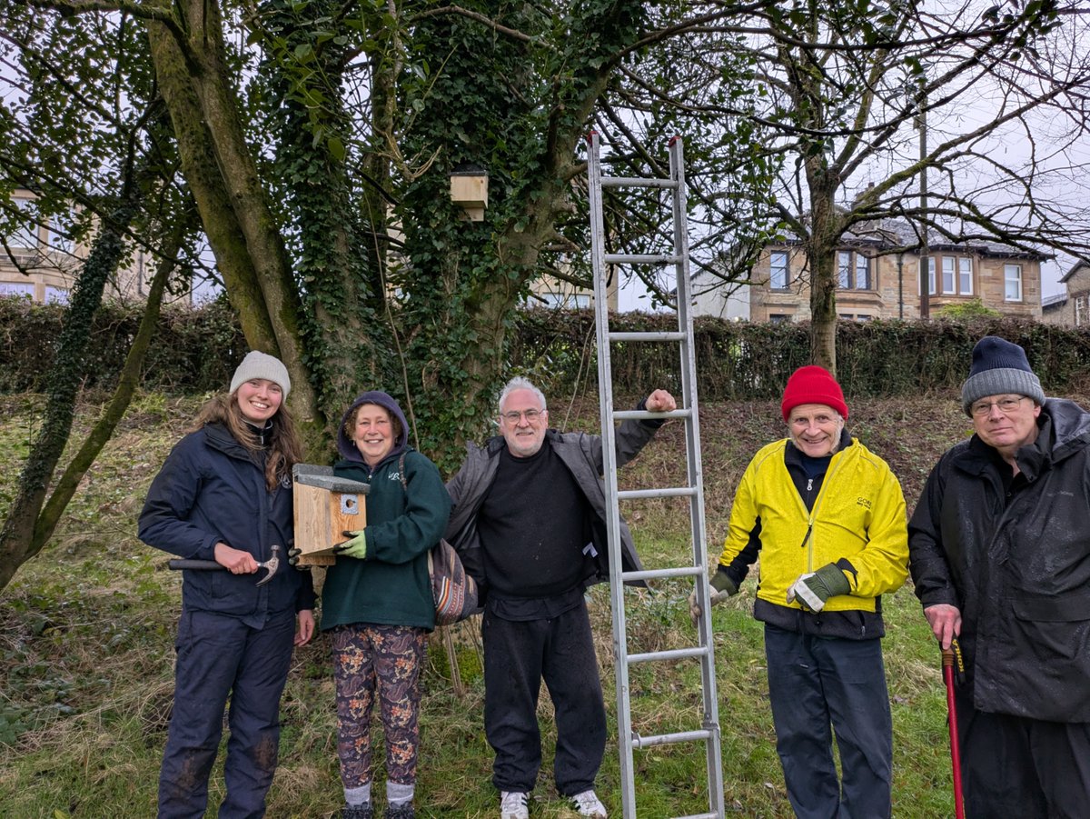 GlasgowCC's tweet photo. 🌿 Huge thanks to the volunteers at Maryhill Men’s Shed for helping create bird, bat and swift boxes across Maryhill and Ruchill Park 🐦🦇

Working with our Countryside Rangers and supported by @ActionEarthScot, this project is making a real difference for local wildlife. https://t.co/qn81sciw7n