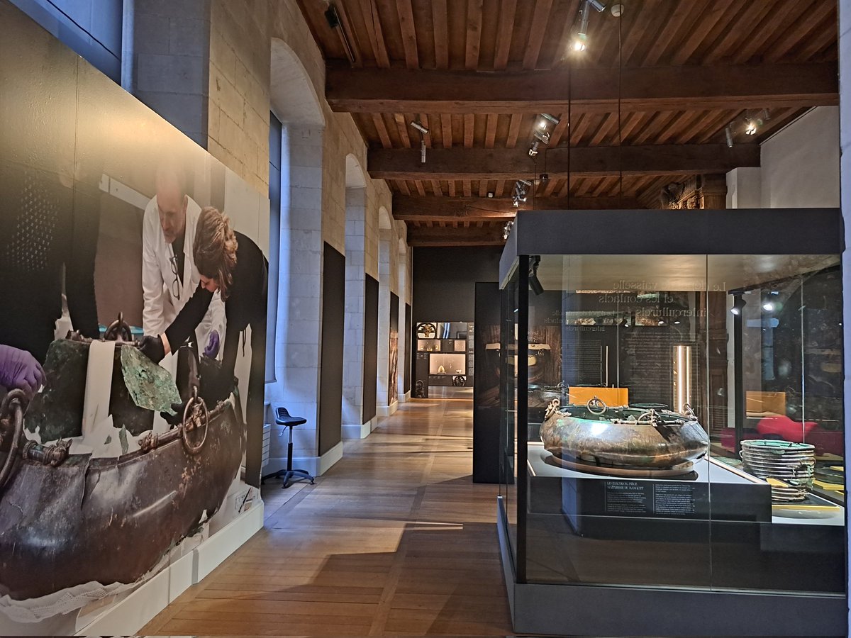 [En direct] 🎙️Inauguration de l'#exposition consacrée à la plus grande découverte archéologique du siècle

#Lavau, un prince celte en bord de Seine, vers 450 avant notre ère

📍A découvrir jusqu'au 21 juin au Musée d'art moderne

inrap.fr/lavau-un-princ…

<a href="/Inrap/">Inrap</a> <a href="/VilledeTroyes/">Ville de Troyes</a>