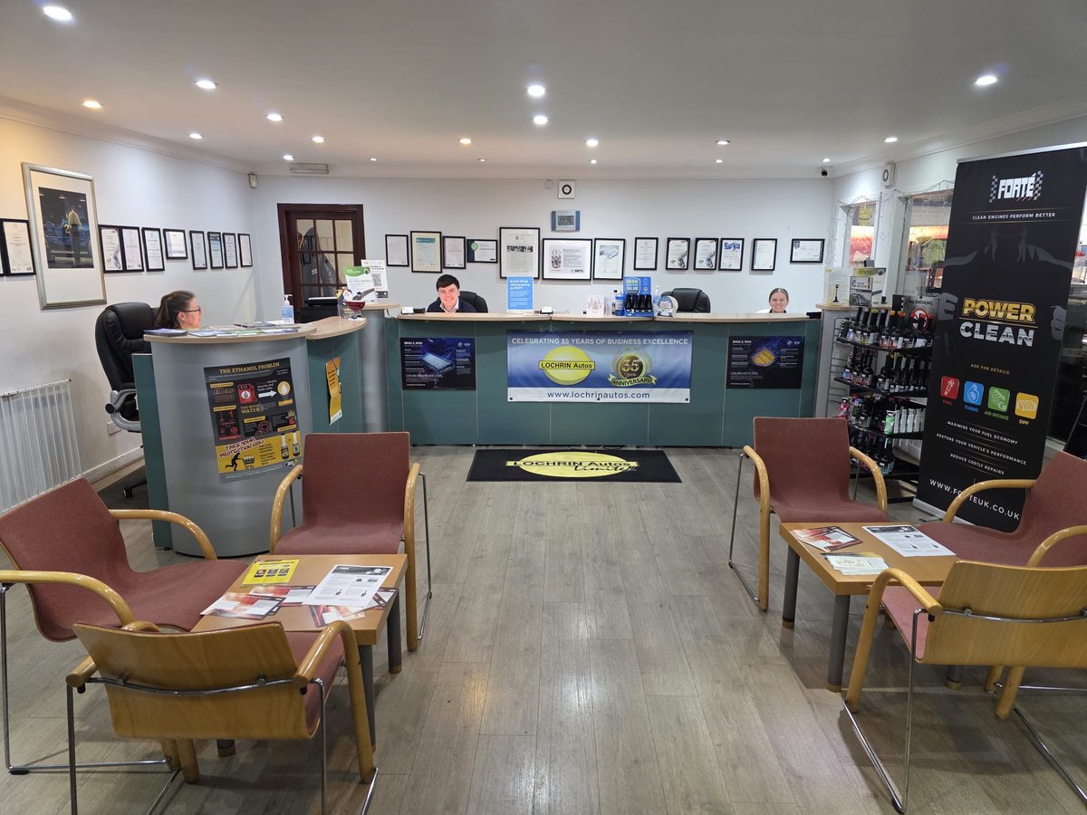 edinburghpaper's tweet image. ⭐ Keeping customers happy is the secret to 40 years of success for Edinburgh garage, who celebrated this magical milestone with dozens of 5-star reviews.
➡️ trib.al/NiAqa60
#AD #LochrinAutos #Tollcross #Edinburgh #VW #Audi #Seat #Skoda #BMW #Mercedes #Volvo