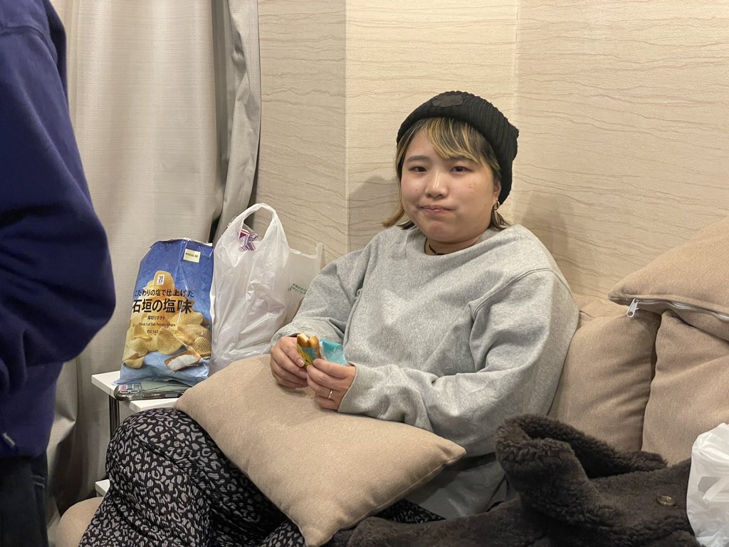 come_dias's tweet photo. #劇のタイトルにした映画全部見る上映会
『キャッチミーイフユーキャン』終了！
スピルバーグの手腕により少し元気が戻ったものの、やはり疲労の色が見えます。

4分の『Let it be』を挟んでいよいよ4時間のラスボス『風と共に去りぬ』が始まります…！ https://t.co/eQs0RXERgb