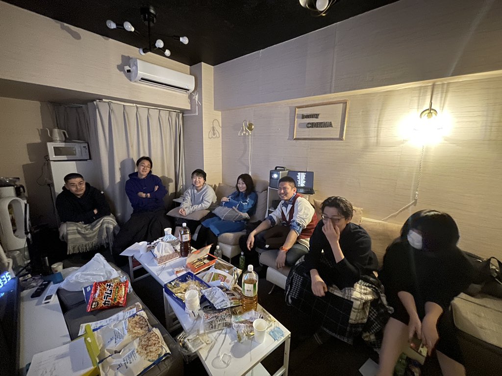 come_dias's tweet photo. #劇のタイトルにした映画全部見る上映会
『キャッチミーイフユーキャン』終了！
スピルバーグの手腕により少し元気が戻ったものの、やはり疲労の色が見えます。

4分の『Let it be』を挟んでいよいよ4時間のラスボス『風と共に去りぬ』が始まります…！ https://t.co/eQs0RXERgb