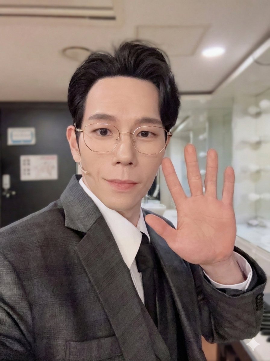 𝗟𝗜𝗕𝗥𝗔𝗥𝗬 𝗦𝗧𝗔𝗚𝗘📸⠀

❝언제까지고 항상 내 곁에서 그렇게 나의 친구가 되어주렴❞⠀

💙 제임스 ｜ 고훈정⠀

뮤지컬 '어쩌면 해피엔딩'⠀
막공 성료 사진 공개⠀

#굿바이_훈정제임스⠀

#고훈정 #어쩌면해피엔딩 #제임스⠀
#HoonjeongKO