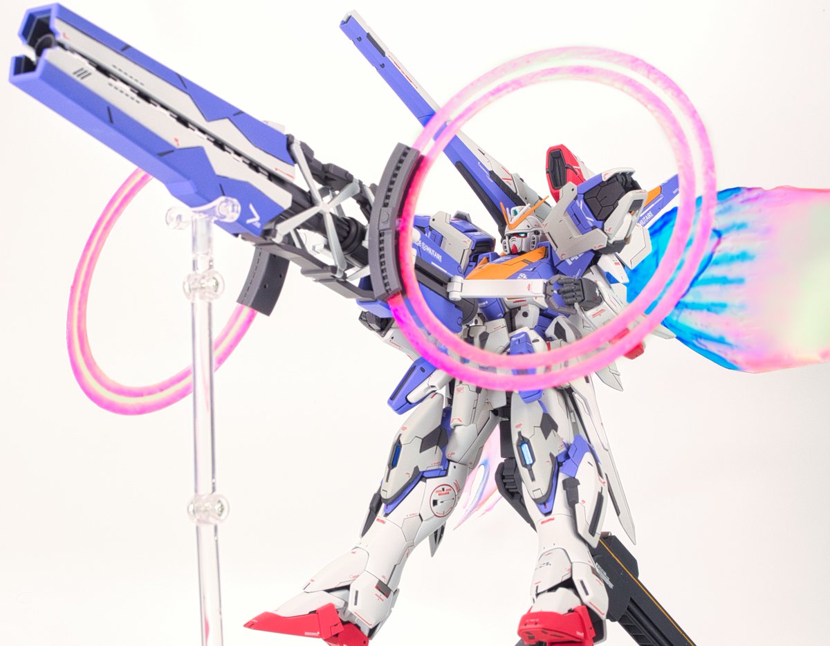 『ガンダムよ！天に昇れ！！』

1/100 V2アサルトバスターキャノンガンダム
通称 #V2ABC 完成です。

大口径キャノンを3DPで作成し、ABC形態を再現しました。
キャノンは携行モードに変形可能です。

👇リプに携行形態の写真など続きます。
#ガンプラ