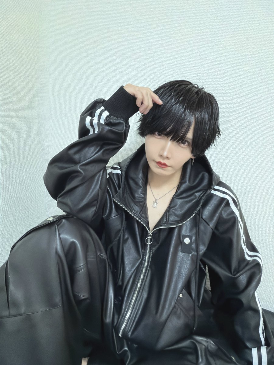 りひと tweet media