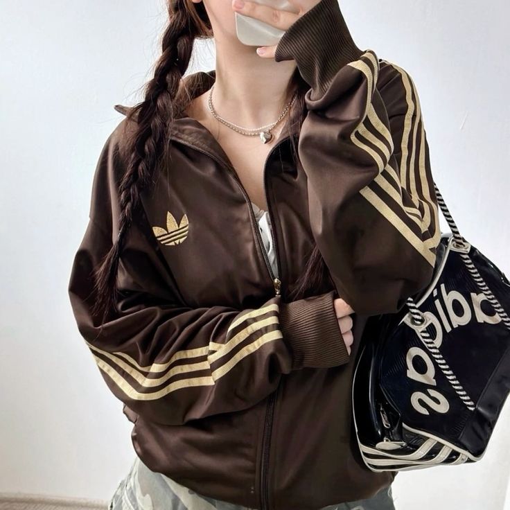 aestyfly's tweet image. Brown outfit

A thread