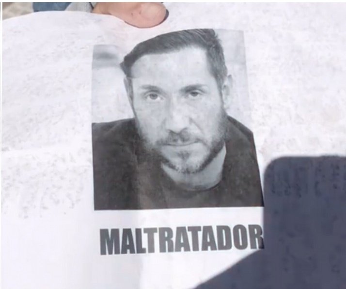 Llantonio David no quiere que vean el Tik Tok de Cristina Cárdenas donde lo llama maltratador. Mucho menos, que compartan esos vídeos. Porque, aunque lleva 25 años diciendo que Antonio David es un maltratador, no la va a demandar. Tengan la misma compasión q él con Rocío Carrasco