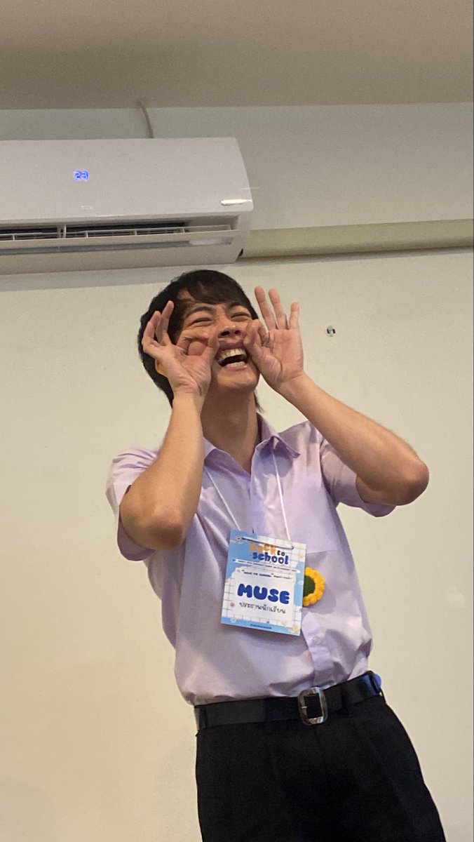 TRCK_NL's tweet photo. ขอบคุณพี่ทีมงานทุกคนมากเลยนะคะ ที่จัดงานนี้ขึ้นมา ขอบคุณพี่มิวซ์ที่ยังน่ารักเหมือนเดิมใส่ใจแฟนคลับ จำแฟนคลับได้ด้วยเก่งมากๆเลย ขอบคุณทุกคนที่แจก gift away ด้วยนะคะ ทุกอย่างน่ารักมากๆ #BackToSchoolWithMuse https://t.co/psN1ILMoLf