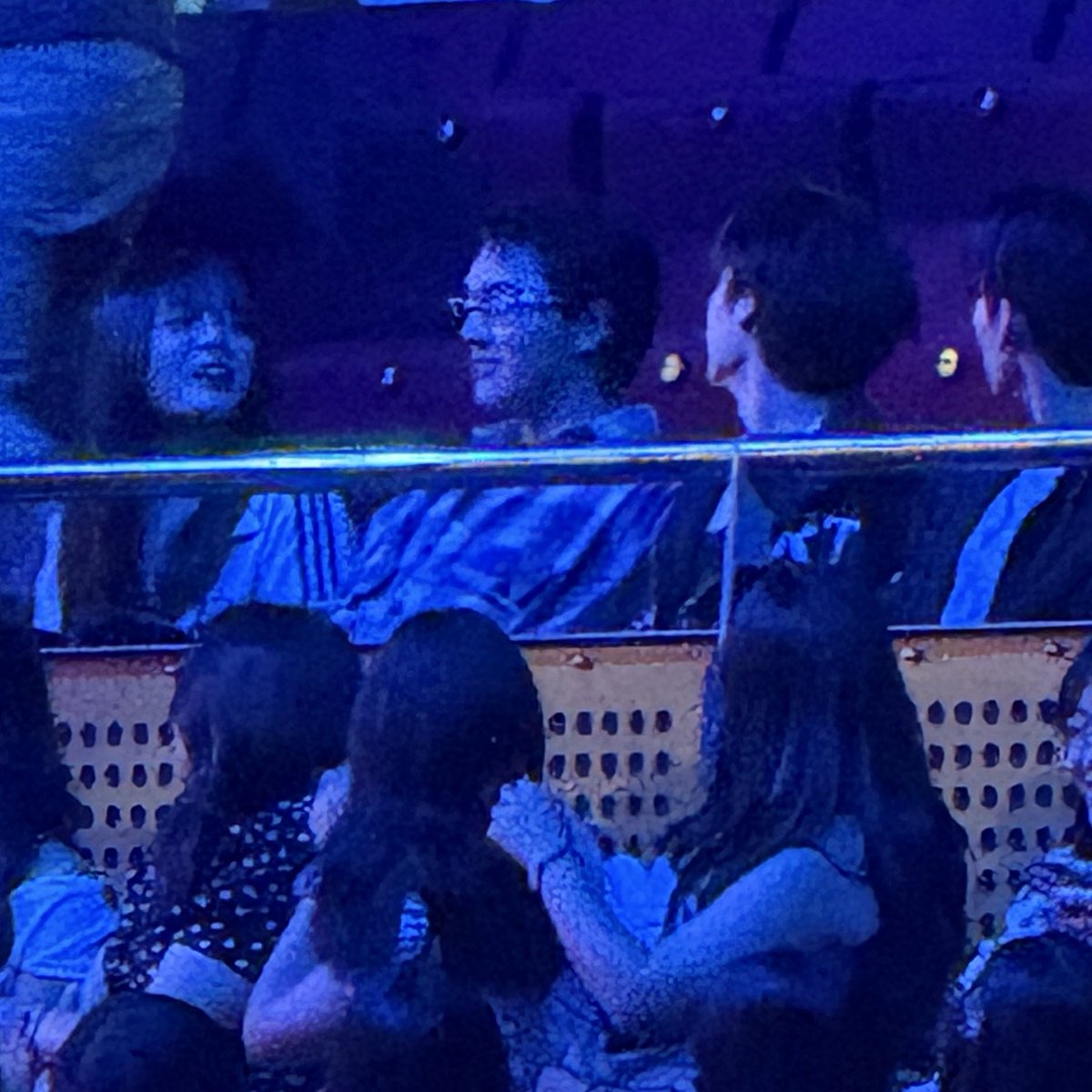 nwsarchive's tweet image. กุให้เลย ตอนแรกพี่จั๋งกะพี่มางนั่งข้างกัน ยุดีๆกิตตินมานั่งกลาง 52552566662626626266   

#PROXIE_The3rdConcert