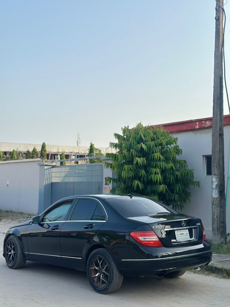 TuzyDavid's tweet photo. Serious Buyer Urgently Needed ❗❗❗

 Extremely Clean ✅
•2009 Mercedes Benz C300 🚘

•Beautiful interior 💧
•Sun roof ☑

•Excellent Working Condition 💯

•Location : Lekki 📍
•Price : 5.5m 💰
•Contact : 📞 08100894157

#Speed #wizkid  #Benin #cubana #Car #peller https://t.co/t4zNPpirwY