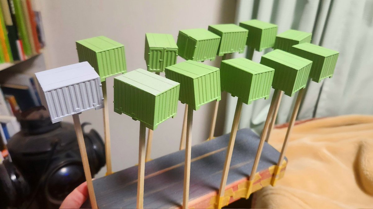 緑の木と三毛猫さん 緑の木と三毛猫さん2 三毛猫が2匹いるかと思いきや……!? 三毛猫柄の