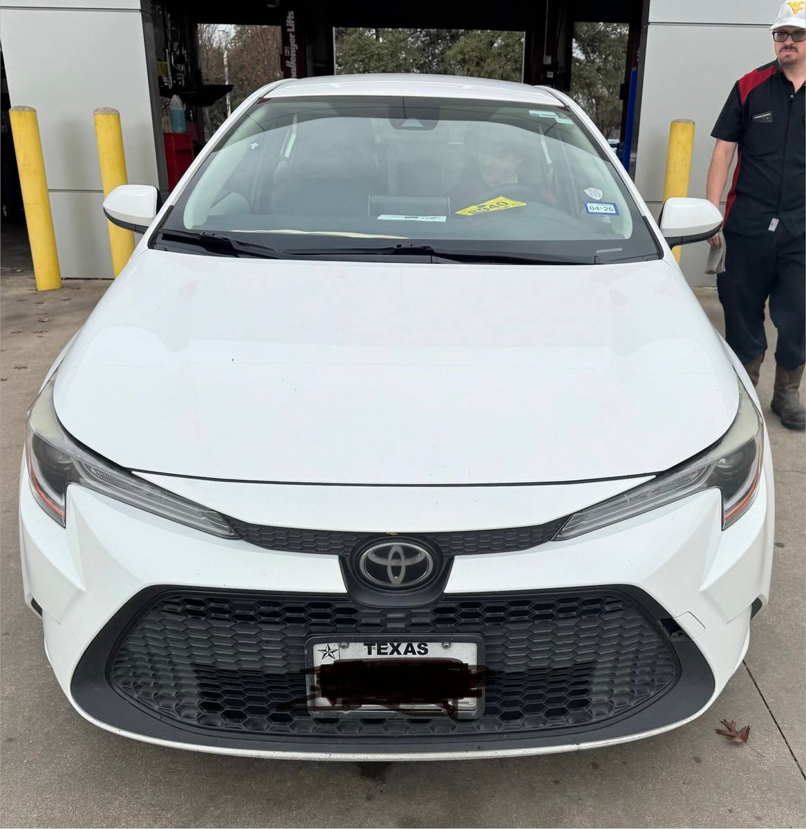 Mileage_impo's tweet photo. 2020 Toyota Corolla 1.8L with 318,998 miles (513,377 km) on the clock, came in for an oil change and tyre rotation. 

Original engine and transmission.

Full Service History. https://t.co/oL6lrbDKgh