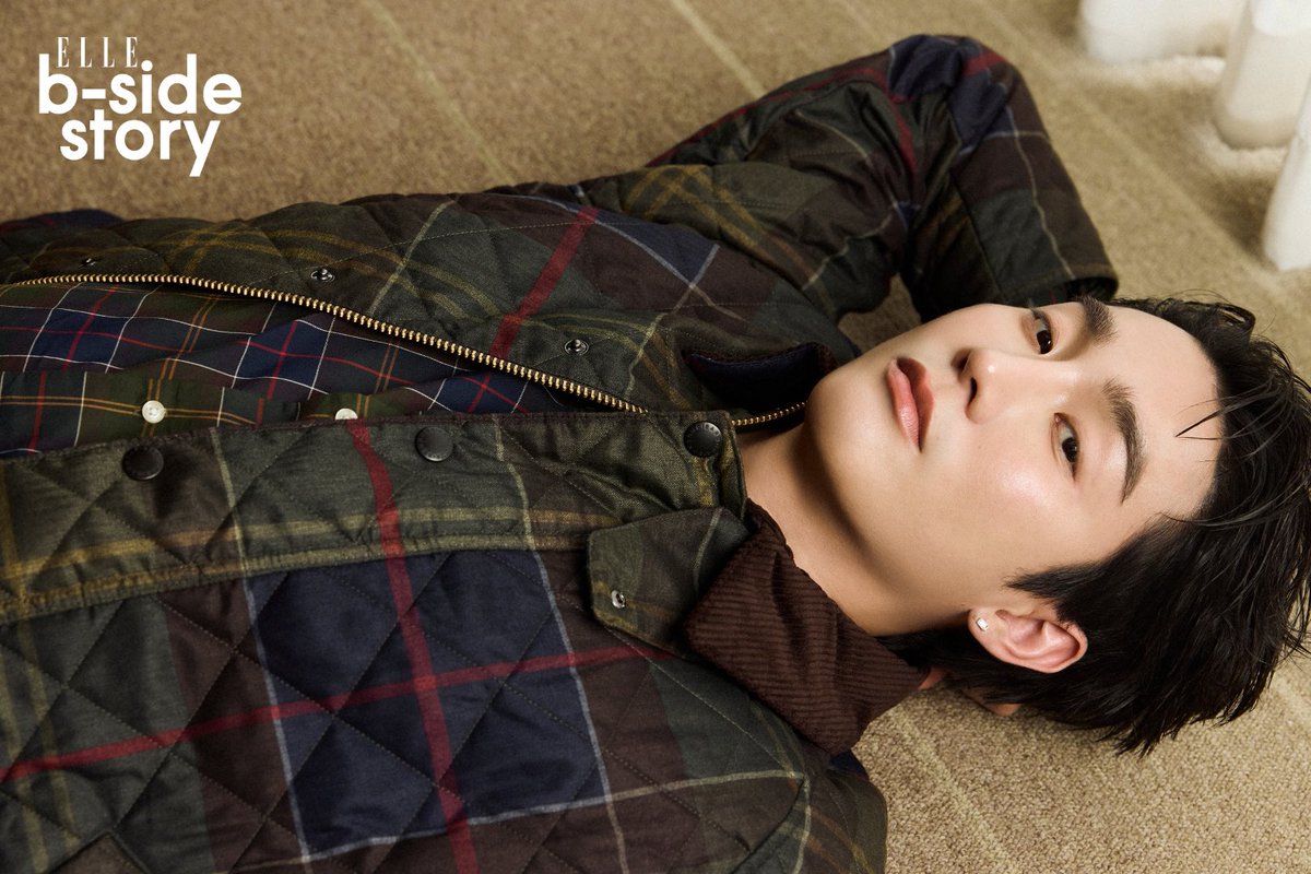 ELLEThailand's tweet photo. "ขอบคุณที่อยู่ด้วยกันมา ที่ผ่านหลายๆ เรื่องมาด้วยกัน ไม่ว่าจะทะเลาะกัน ตื่นเต้นไปด้วยกัน หรือวันที่โคตรดีใจ คนมาหาเราเยอะอ่ะเพื่อน!” บุ๊ค กษิดิ์เดช จากบทสัมภาษณ์ #ELLEBsideStory Ep.10

#ELLEThailand
#ELLEBsideStoryxForceBook
#fforce_ #kasibook https://t.co/lrmc8kTi01