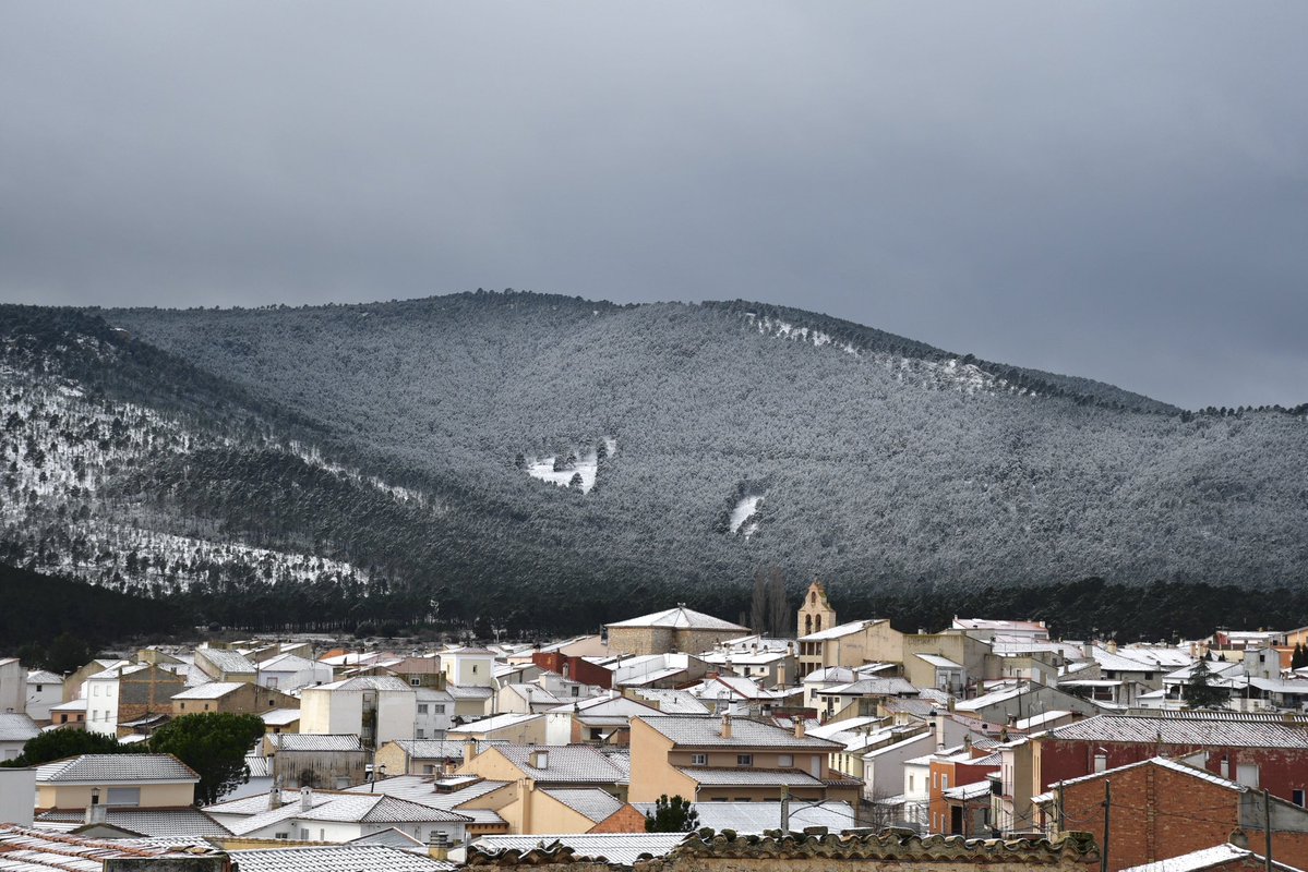 Talayuelas debajo de las Pelás del cascajar.