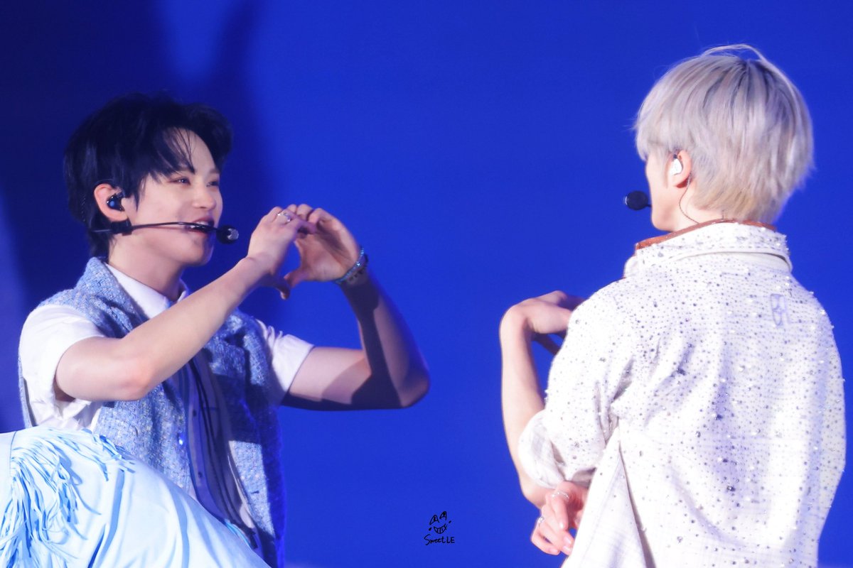 Mooddyea's tweet image. The outcome of being away from Jisung for a few days to Chenle... omg...

And japan air ofc