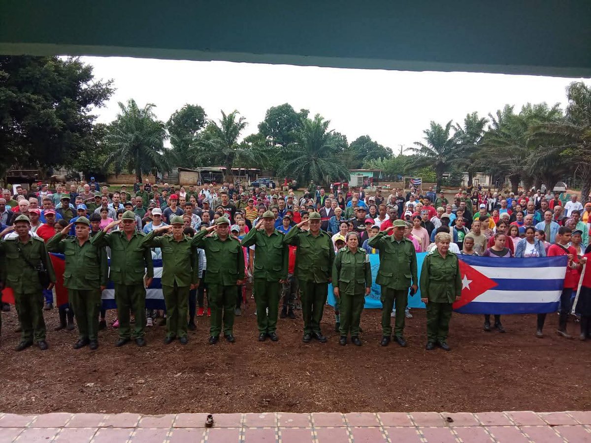 Hoy un nuevo día, un nuevo escenario, donde el pueblo junto al pueblo uniformado continúa la preparación para la defensa de la Patria.
#CubaEstáFirme