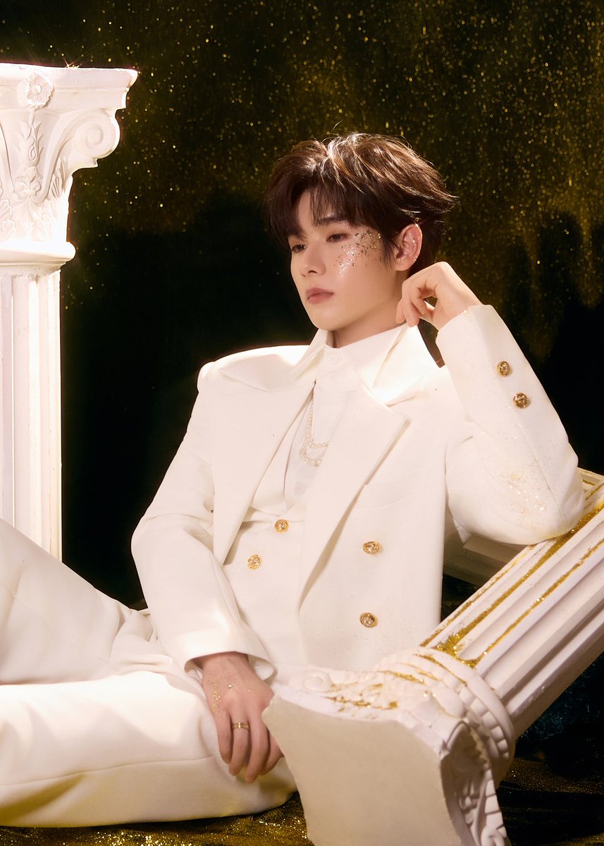 InsightArtistTH's tweet image. ภาพ "น้องนาย"เข้าร่วมงาน Rayli Magazine 30 Years Anniversary ในวันนี้ 🪄❤️

.
(1)
#นายท่านกรชิต #高卿尘Nine #GaoQingchen #InsightArtist #InsightTH #InsightEntertainment