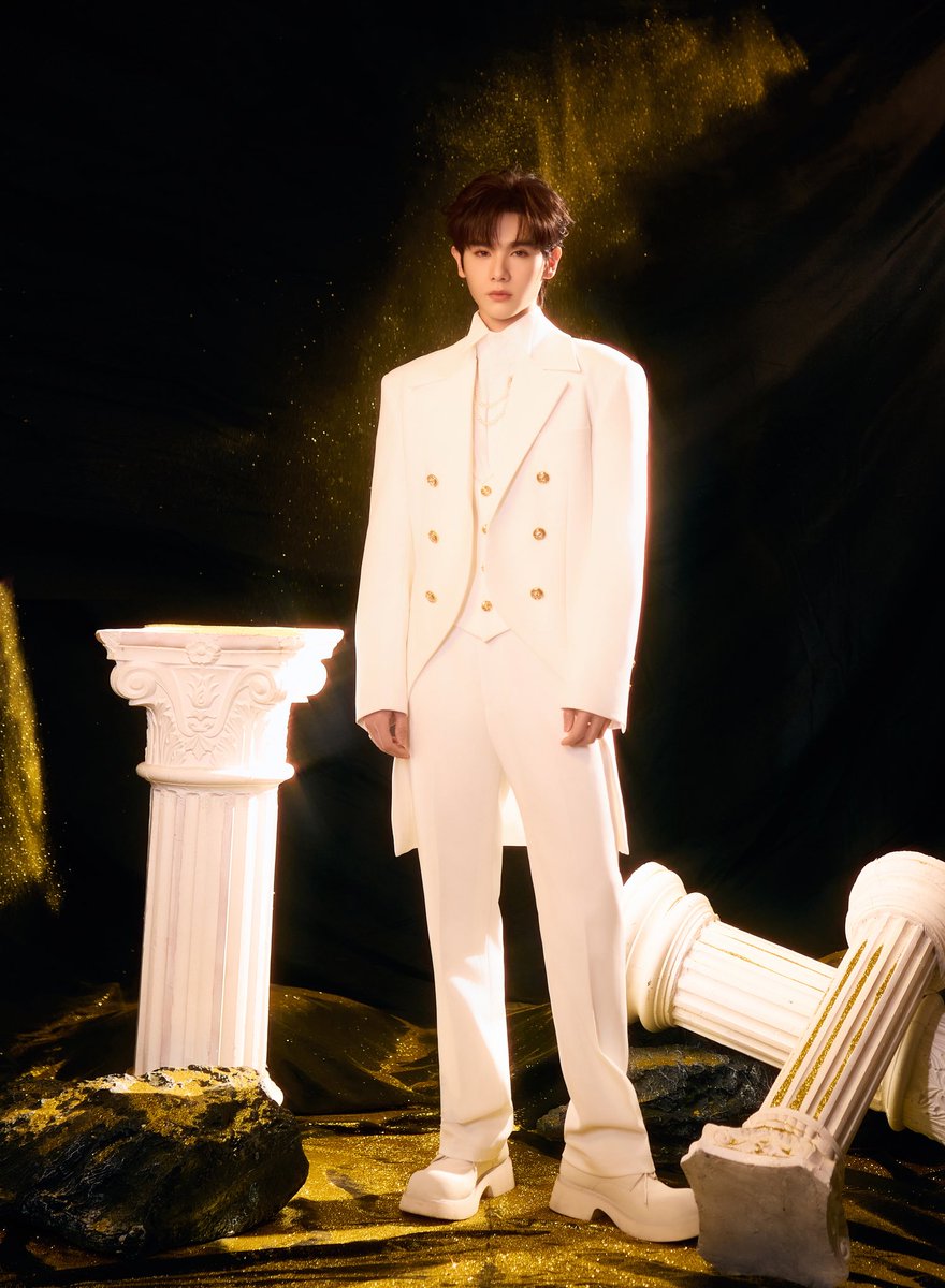 InsightArtistTH's tweet image. ภาพ "น้องนาย"เข้าร่วมงาน Rayli Magazine 30 Years Anniversary ในวันนี้ 🪄❤️

.
(1)
#นายท่านกรชิต #高卿尘Nine #GaoQingchen #InsightArtist #InsightTH #InsightEntertainment