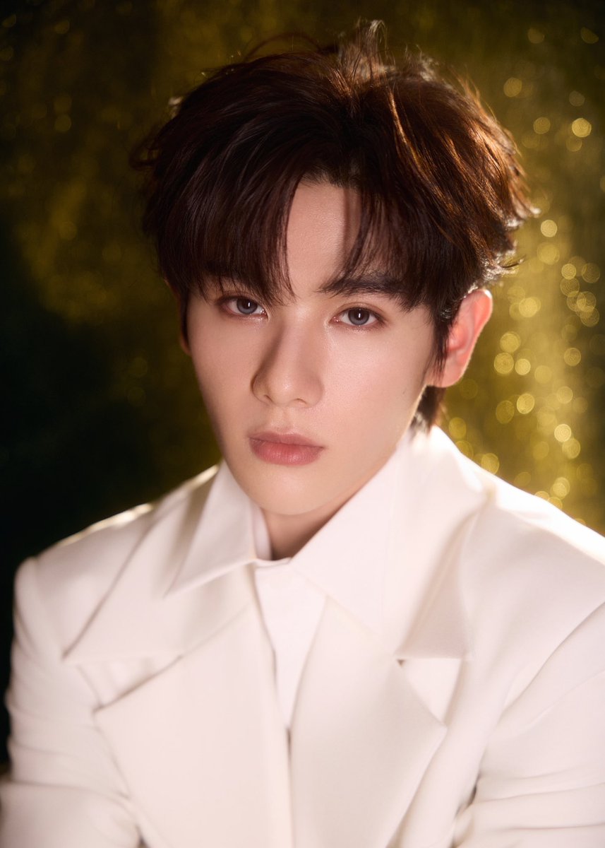 InsightArtistTH's tweet image. ภาพ "น้องนาย"เข้าร่วมงาน Rayli Magazine 30 Years Anniversary ในวันนี้ 🪄❤️

.
(1)
#นายท่านกรชิต #高卿尘Nine #GaoQingchen #InsightArtist #InsightTH #InsightEntertainment