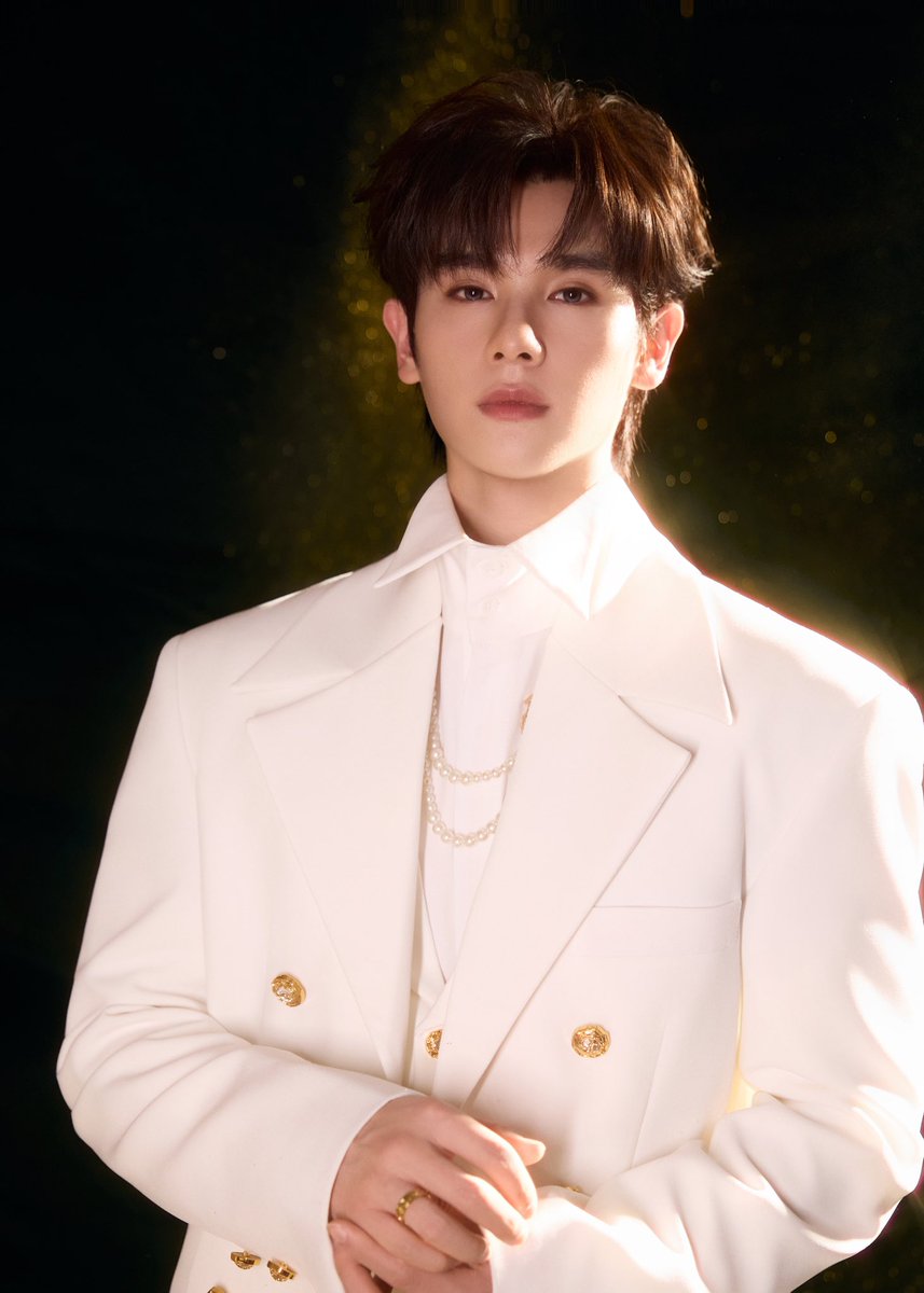 InsightArtistTH's tweet image. ภาพ "น้องนาย"เข้าร่วมงาน Rayli Magazine 30 Years Anniversary ในวันนี้ 🪄❤️

.
(1)
#นายท่านกรชิต #高卿尘Nine #GaoQingchen #InsightArtist #InsightTH #InsightEntertainment