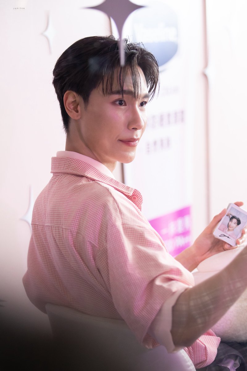 jrr_juupiter's tweet photo. รูปหนักกี่โล 😕

JUNIOR WITH VASELINE POPUP

#VaselineRadiantxJunior
#junniorrs @jnnrrs : ◡̈ 𓂃𓈒 ꙳ https://t.co/GcetKsdCIT