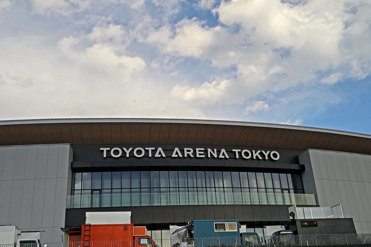 eltear_ks's tweet photo. 水樹奈々ライブ
LIVE VISION 2025−2026
観覧にTOYOTA ARENA TOKYO
にいってきました。。
席は
メインゲート4階401通路5列7番
ステージ左側中央上部
開場16時開演17時終演20時
今回入場時でなく退場時にチラシ貰いました。
お台場なのでガンダム立像もついで撮影しておきました。 https://t.co/6RIZgmfLDb