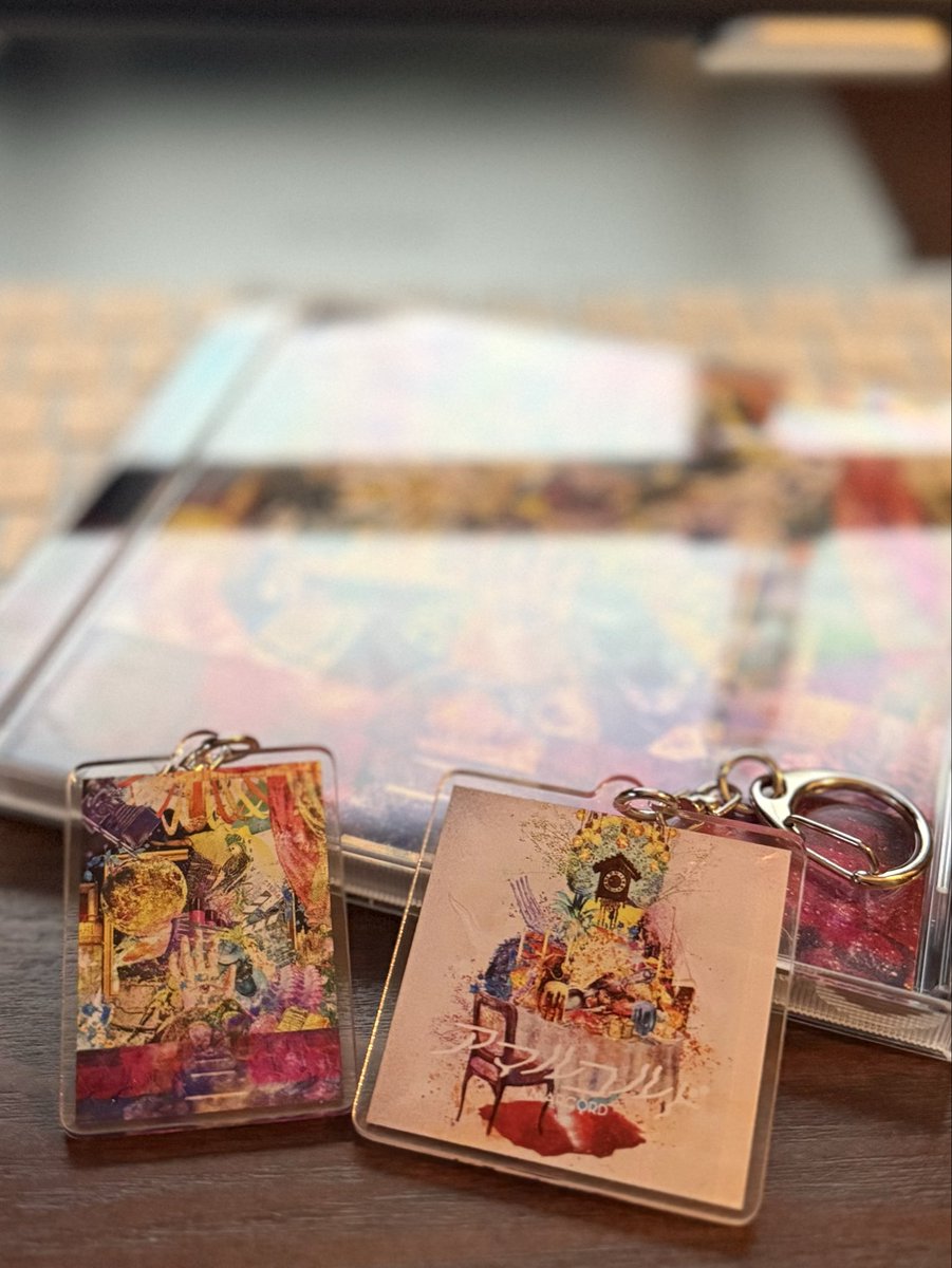 アクキーかわいいよ🫶🫶🫶
Tシャツも色鮮やかで目を惹きます🌷
ぜひ買ってねー！！！！