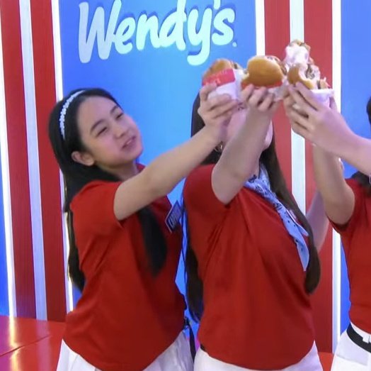 ukiyouu190685's tweet image. na para bang magpair sila palagi

CAPKRYS SATBRANG CLOSE