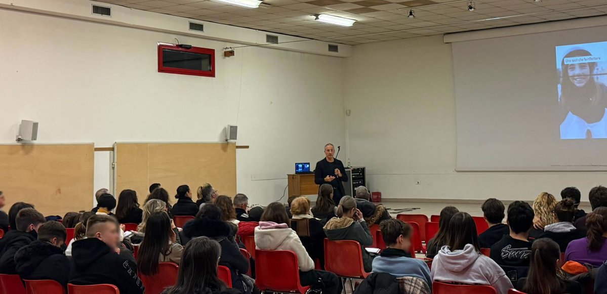 sectortweets's tweet image. Grande partecipazione alla conferenza di venerdì 23 gennaio presso il centro parrocchiale di Arsego (PD) con il Circolo NOI
LINK: ettoreguarnaccia.com/archives/11045

#arsego #circoloNOI #digitale #social #smartphone #videogiochi #IA #intelligenzaartificiale #metaverso #robot #futuro