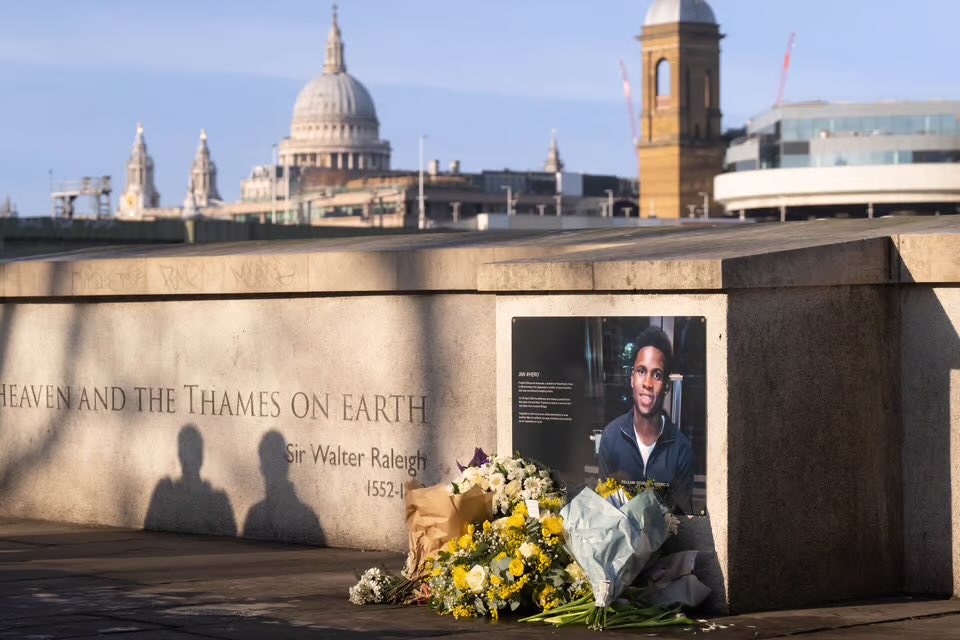 Blackthingsuk's tweet image. Folajimi Olubunmi-Adewole, who died after trying to save a woman in the Thames, has been awarded the King’s Commendation for Bravery.