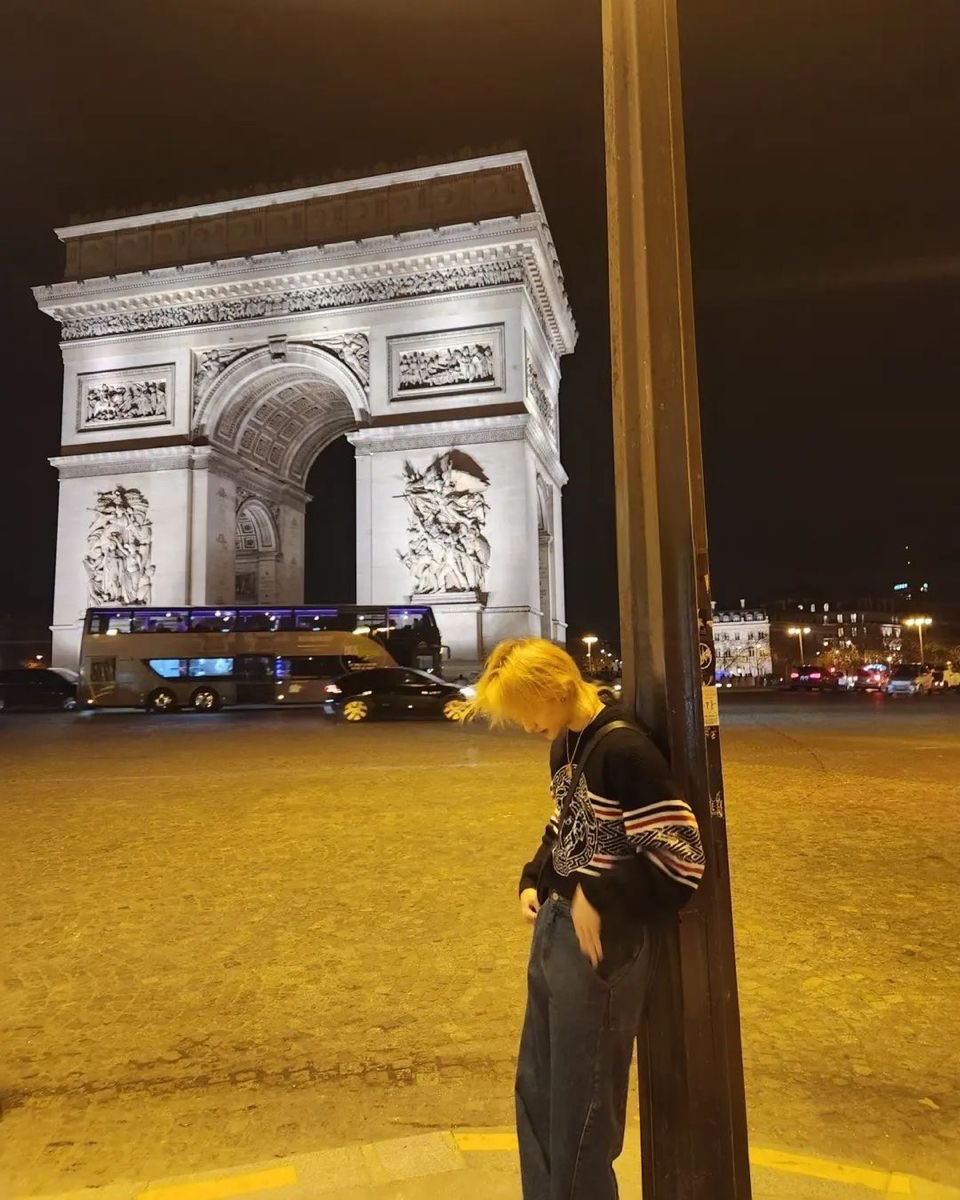 zuzuforhyune's tweet photo. paris is HIS place. https://t.co/xJp1soupyT