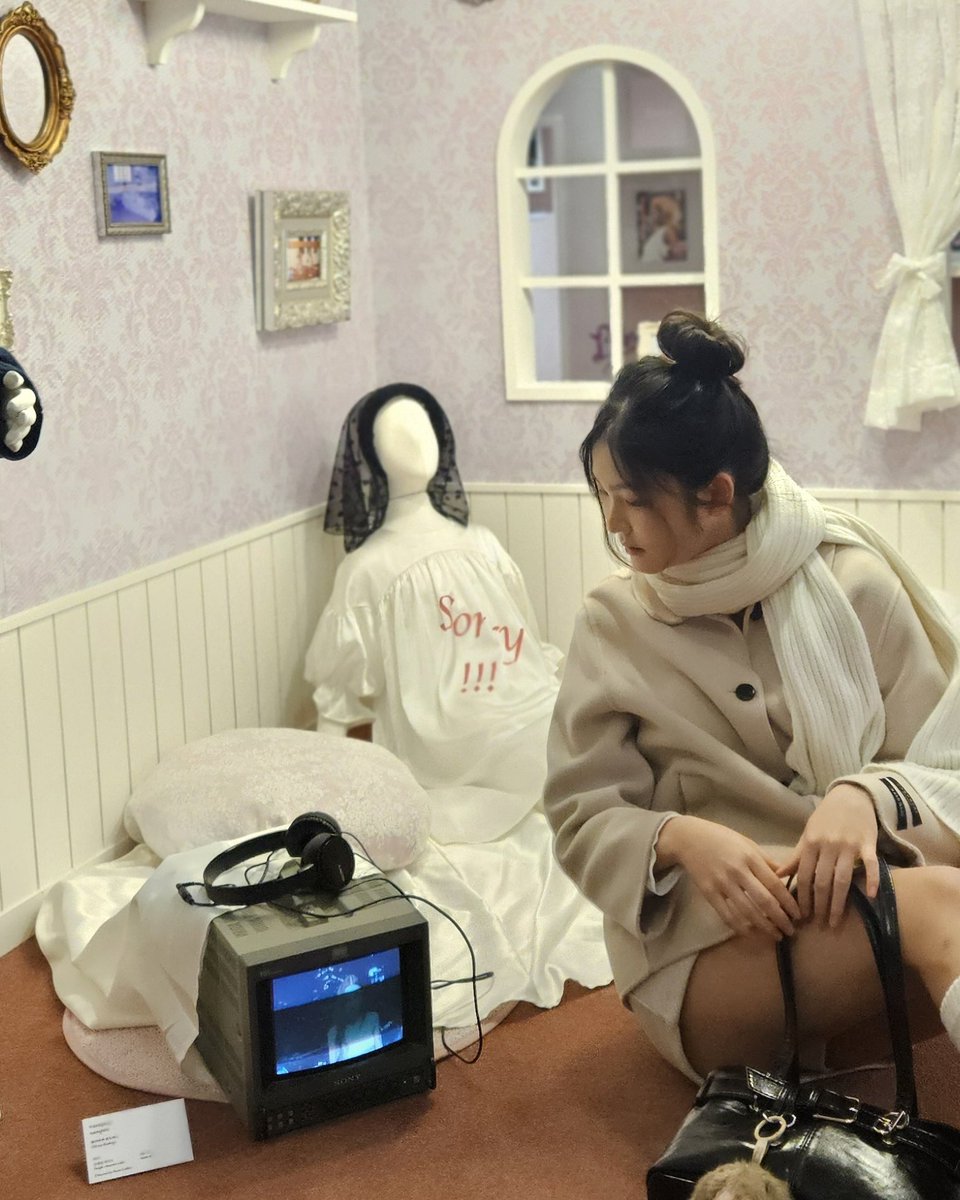 sh_oats's tweet image. 블루레이디를 모십니다!!
사진들은 저를 소개하는 4장입니다🤍

일상/네일/공부/주식 등을 다룹니다
20일이 넘도록 500팔을 못 채웠어요
도와주시랍쇼🙏🏻😭

모두들 행복하세여🤍
이 세상 모두 존중함. 혐오 없음(어차피 내 인생 아님)