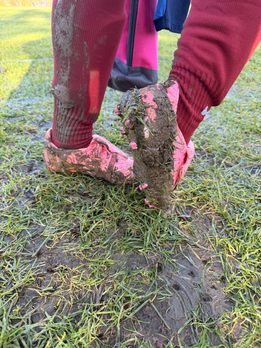 When your husband misses the “save the new boots for spring” memo 😳😏😭🫠😂 although, she did score an absolute screamer so I’ll let her off x