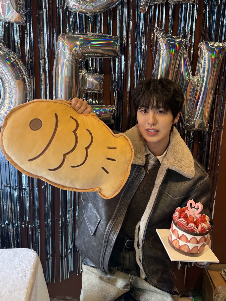 덕분에 완전 힘 났어! 이 에너지 그대로 가보자🔥🔥

#EPEX #이펙스 #AYDEN #에이든
#눈처럼_맑은_에이든_생일축하해
#A_day_only_for_AYDEN