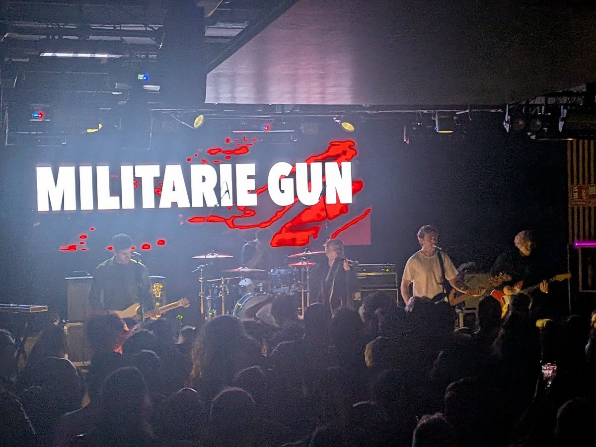 ¡Qué gozada poder escuchar en directo la colección de himnos que tienen ya <a href="/militariegun/">militarie gun</a>! Ojalá vuelvan pronto por Madrid.