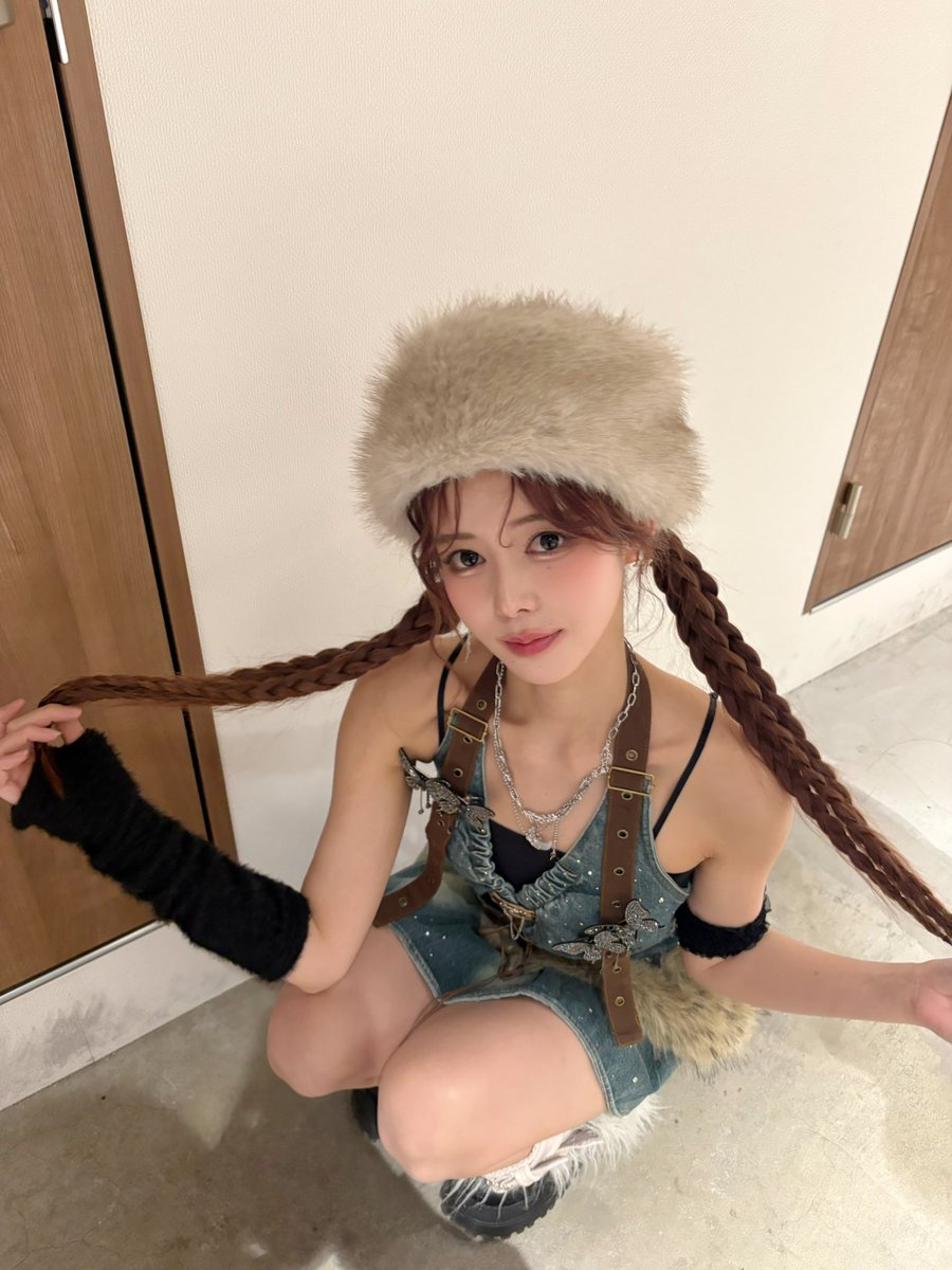 SMS__Press's tweet image. :::::::::::⭐︎:::::::::::⭐︎:::::::::::

1/24（土）
 𐦍 𝑳𝒖𝒏𝒂𝒓 𝑨𝒛𝒖𝒓𝒆 𝑾𝒊𝒏𝒈𝒔 𐦍

【DAY2 - 特典会】※Luunaのみ参加
ご来場いただきありがとうございました🦋

これからも羽ばたき続けるLuunaをよろしくお願いします♡…