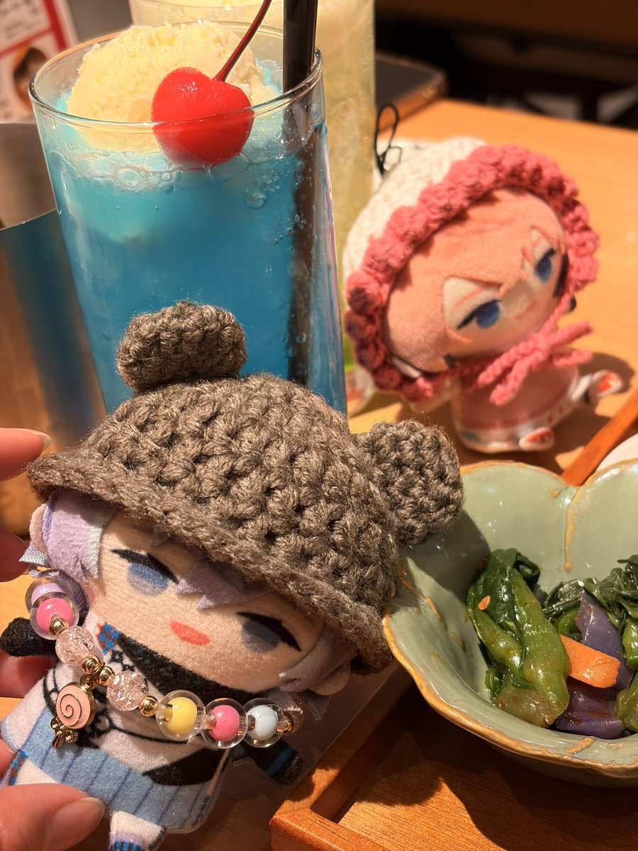 あすかさんとおしゃれなもの食べたりチョコ見に行ったりぶらぶらしたりいつものとこでご飯食べたりした〜！！うまあ☺️