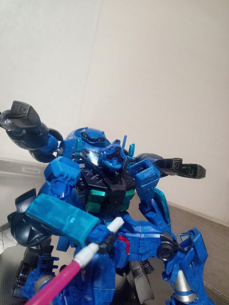 マンロディ（ハンマーアーム）とジークアクスのゲルググできたよ