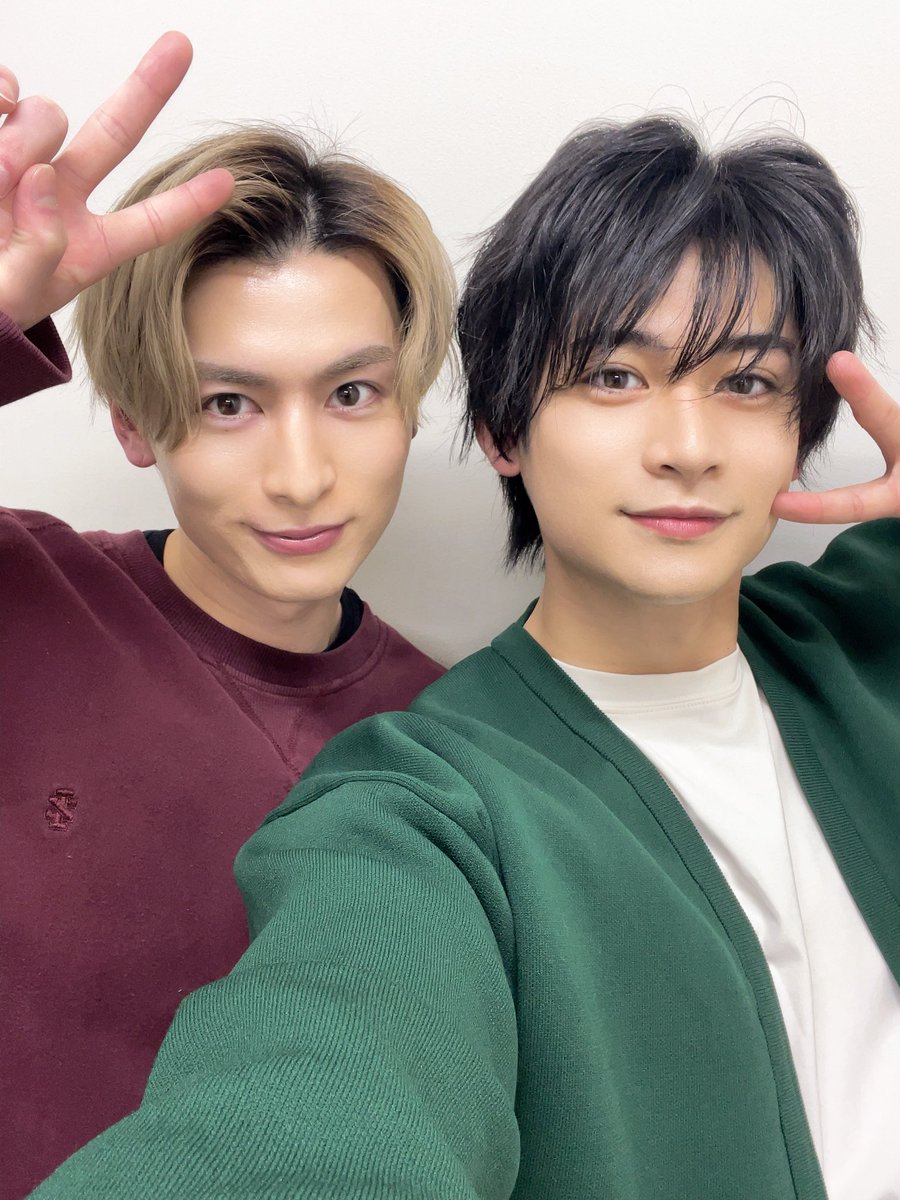 tot_vllix's tweet photo. 朗読劇「縒渡邊の変則的事情」夜の部！
ご来場ありがとうございました。
小見山さんとの繊細な芝居のやりとり
とても楽しかったです✨
1日で終わってしまうのは寂しい
ですが大満足です☺️
両部ともありがとうございました！
#よりべけ https://t.co/w8EMtojeup