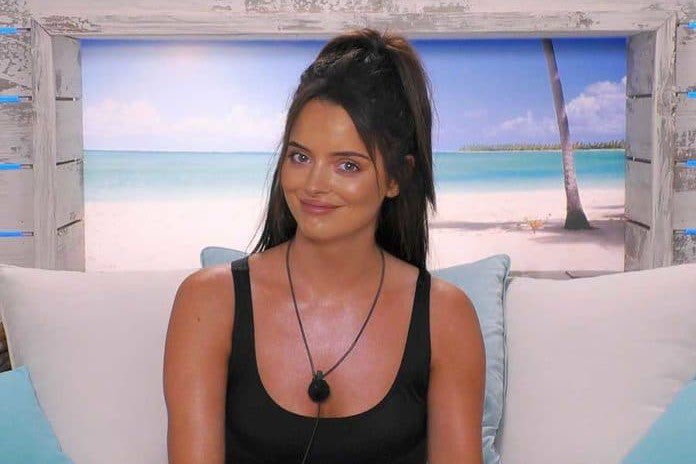 blueberrykushx0's tweet image. Soooo may I ask where was the same smoke from the islanders to these girls that Whitney got for ‘ standing her ground ‘????? I’ll wait…. #LoveIslandAllStars