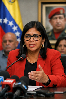 USATrendVibes's tweet photo. U.S. pushes major oil firms to boost investment in Venezuela’s battered oil sector if they want to recover long-outstanding debt from past expropriations and accelerate production after political shifts. #Venezuela #Oil #Investment #US #Energy https://t.co/hqpZnqGw6C https://t.co/HAhIwgNJhS