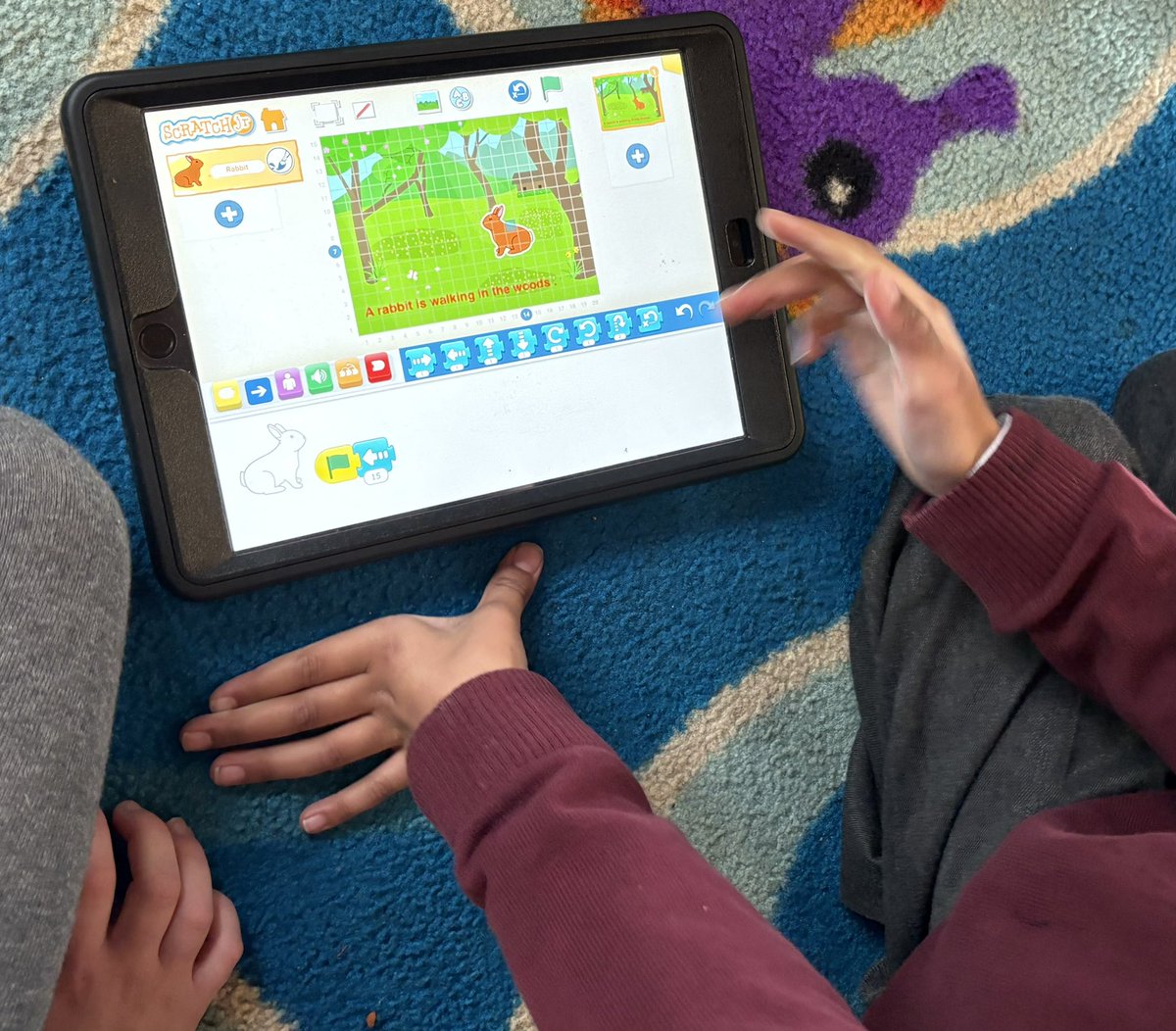 MrsAndrewsBH's tweet photo. Y2 had lots of fun working on our coding skills in Computing, using Scratch Jr to make our sprites move, change scene and even talk! @busheyheathjm #BusheyHeathComputing https://t.co/RIInJRwarf