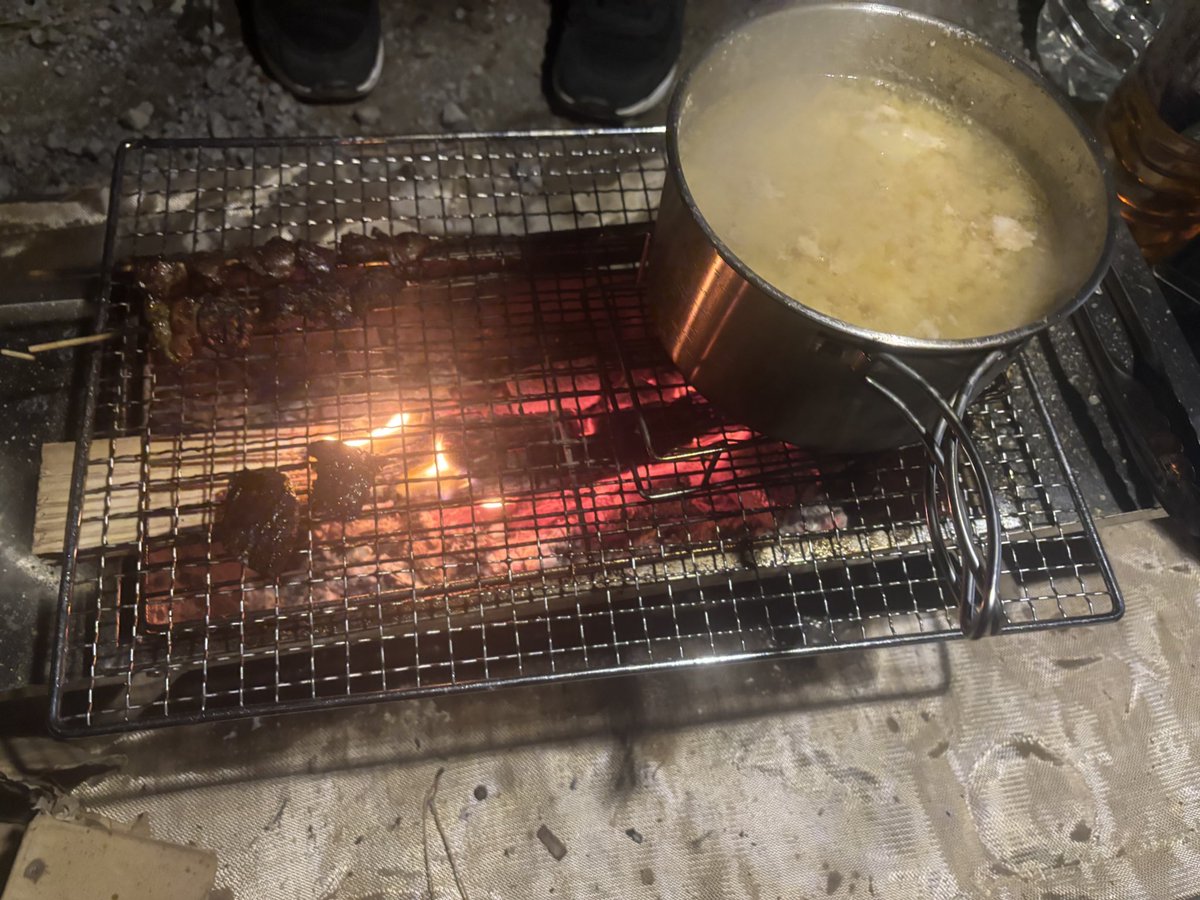 LKSS7110's tweet photo. 今日はここから
開聞岳のふもとでパレハとキャンプ🏕️
自家製焼き鳥と豚汁が中々😋
酒も良い感じに🍻 https://t.co/g32kFxKBOe