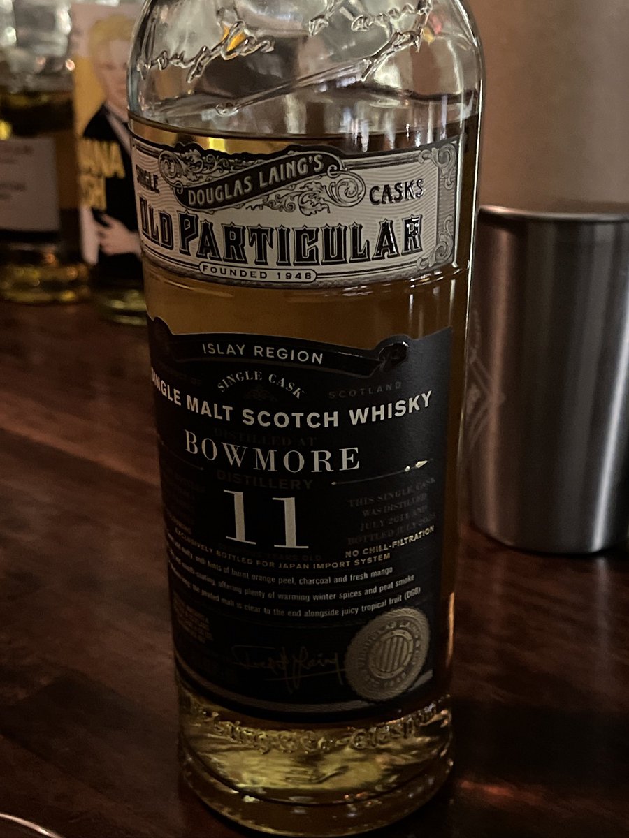 ウイスキー2杯目。オールドパティキュラー ボウモア11年。スモークと