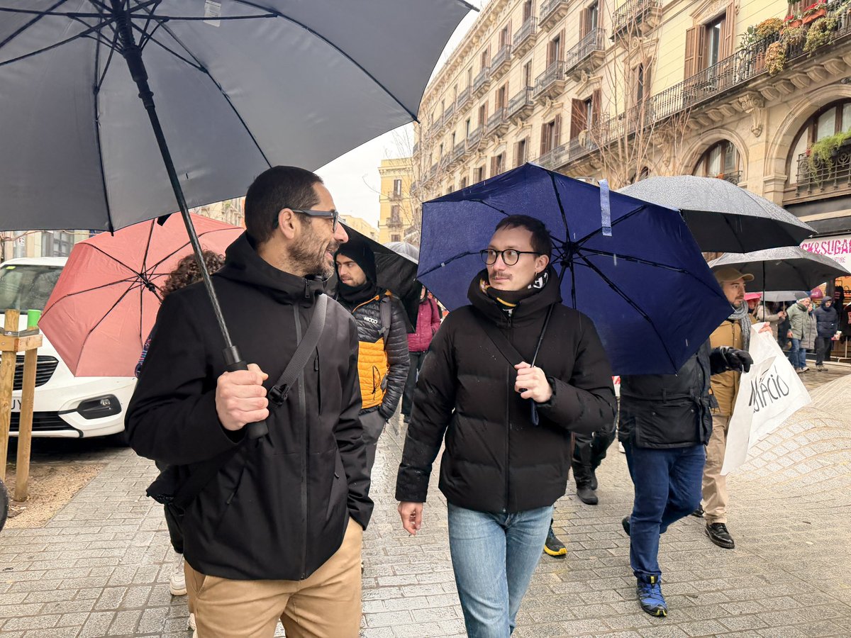 Per una escola democràtica, inclusiva i en català

Avui sortim al carrer amb la comunitat educativa que reclama que només una millora de l’educació pública i de la qualitat és garantia de justícia social i de pervivència del català