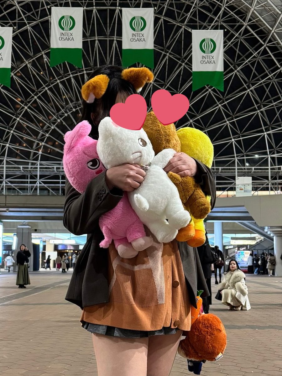 jm_a_thv's tweet photo. 🐷🥟🐥のハイタッチと出待ち会💟

会えたの本国コン以来やし🐿当たらん
かったから出待ち当たって嬉しい🥲

みんな手握ってくれてぶんぶんした🫶

爪気づいてくれてた🩷💜🧡💛 https://t.co/Gr9LKgXjbt