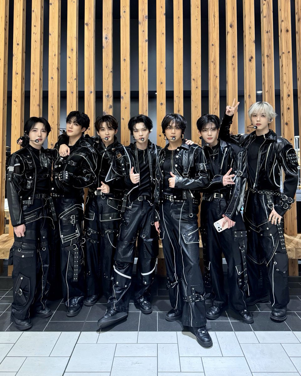 NCTsmtown_DREAM's tweet image. 시즈니이이이이
오늘 공연 보러 와줘서 너무 고마워여어어!!
날씨 추운데 집 조심해서 돌아가고 다음에 만나면 또 행복하자아아아!!!
Fullsun

シズニィィィィ〜〜〜
今日の公演を観に来てくれて本当にありがとう！！
寒いから気をつけてお家に帰ってね。…