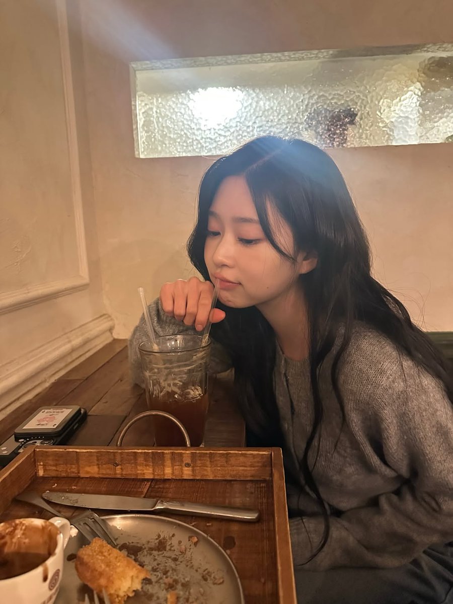 saveminju025's tweet image. 