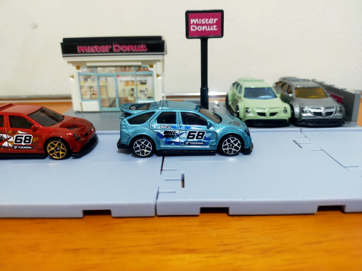 amtanch268's tweet photo. saturday night car meet (25) 🌃🚗
#HotWheels #ホットウィール #PontiacAztek https://t.co/Z6oQjf8rfV